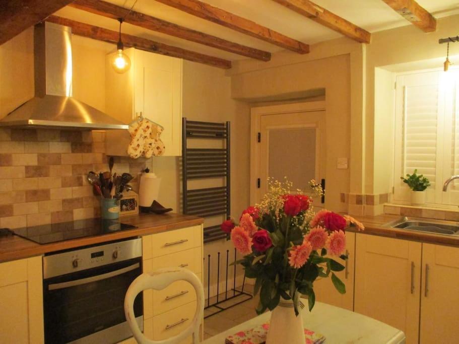 1800 Period Grade 2 Listed Cottage Addingham Екстер'єр фото