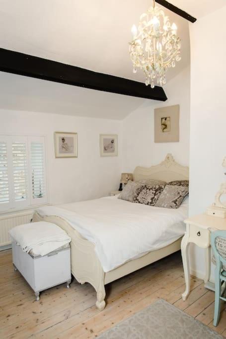 1800 Period Grade 2 Listed Cottage Addingham Екстер'єр фото