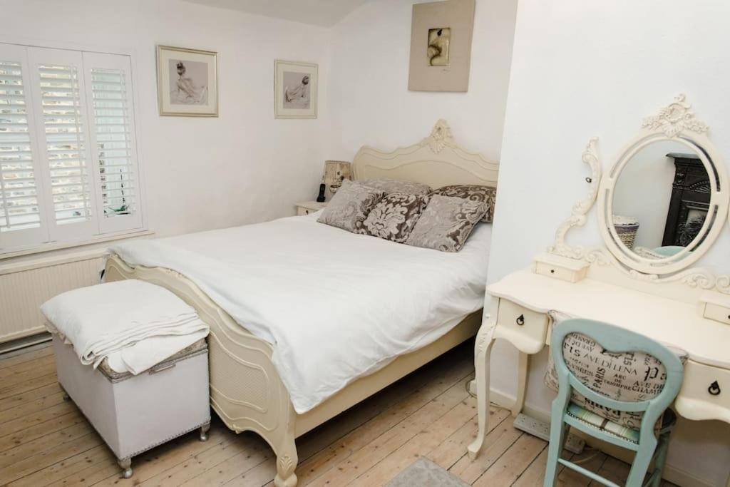 1800 Period Grade 2 Listed Cottage Addingham Екстер'єр фото