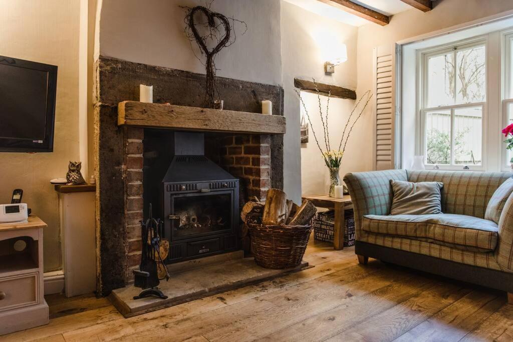 1800 Period Grade 2 Listed Cottage Addingham Екстер'єр фото